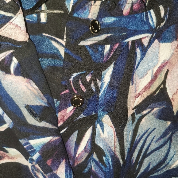 DKNY Floral Ruffled Sleeveless Top - Picture 5 of 10